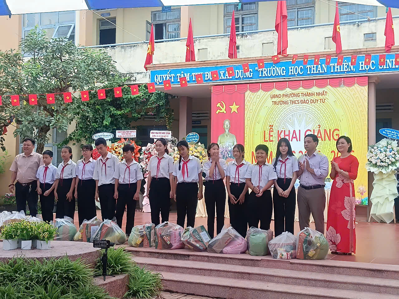 gen-h-tặng quà Đào Duy Từ